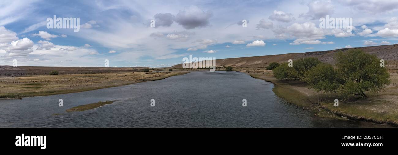 Landschaft am Senguer Fluss in der Provinz Chubut, Patagonien, Argentinien Stockfoto