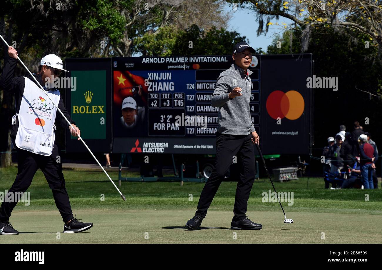 Orlando, Vereinigte Staaten. März 2020. März 2020 - Orlando, Florida, Vereinigte Staaten - Xinjun Zhang aus China verlässt das neunte Grün während der dritten Runde des Arnold Palmer Invitational Golfturniers im Bay Hill Club & Lodge am 7. März 2020 in Orlando, Florida. Credit: Paul Hennessy/Alamy Live News Stockfoto