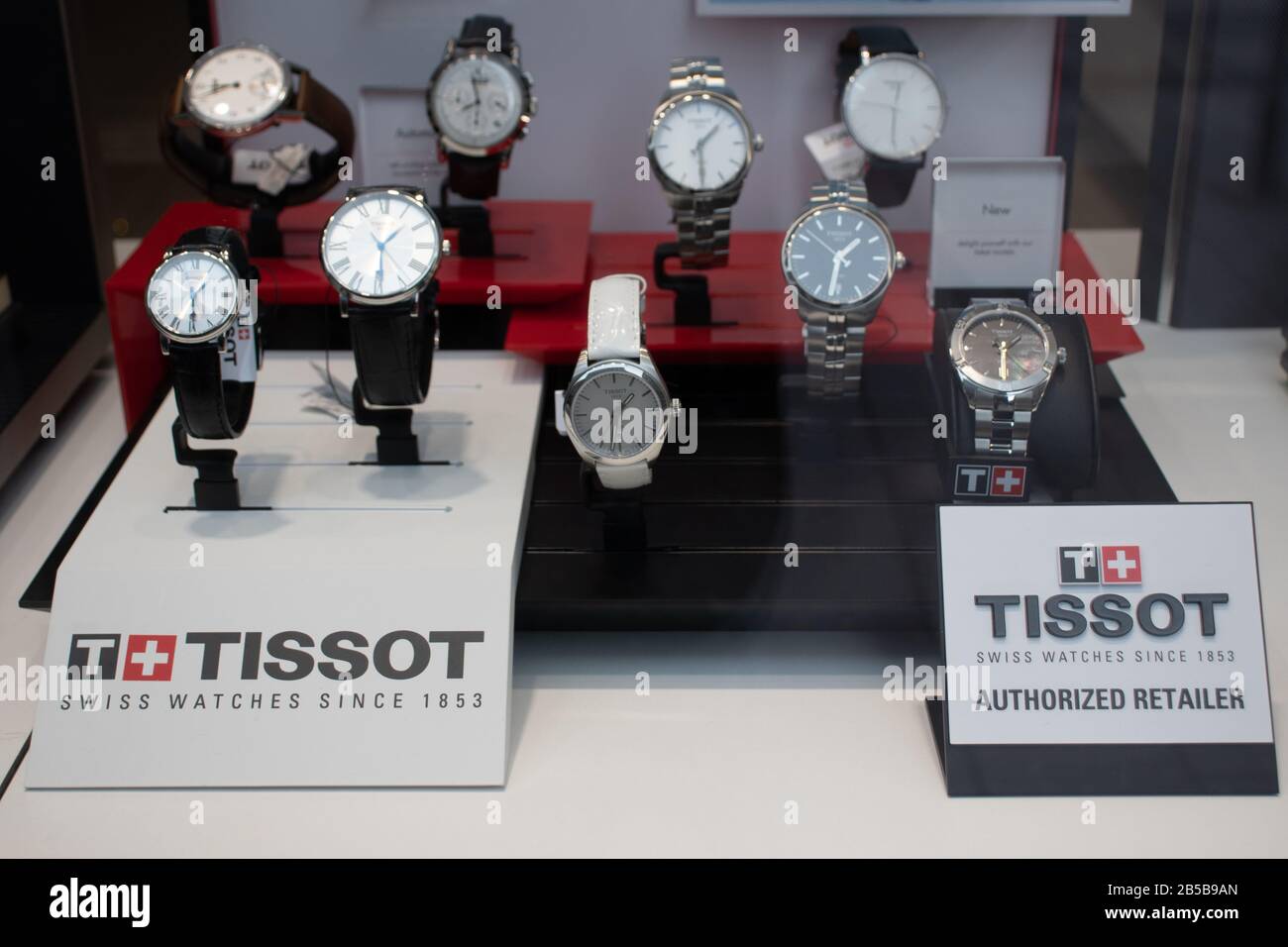Helsinki, Finnland - 3. März 2020: Tissot Watch in Shop, Illustrative Editorial Stockfoto