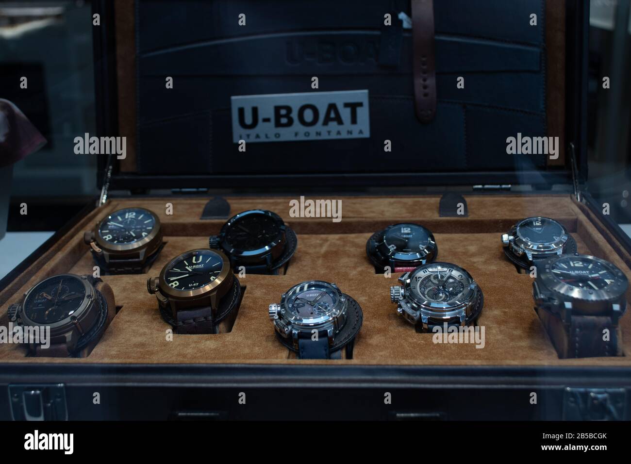 Helsinki, Finnland - 3. März 2020: U-BOAT-UHR im Laden, Illustrative Editorial Stockfoto