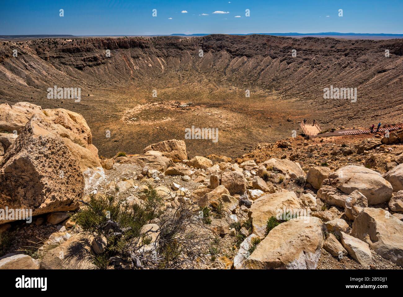 Meteor Crater alias Barringer Crater, vom oberen Aussichtsplattform am Nordrand, National Natural Landmark in der Nähe von Winslow, Arizona, USA Stockfoto