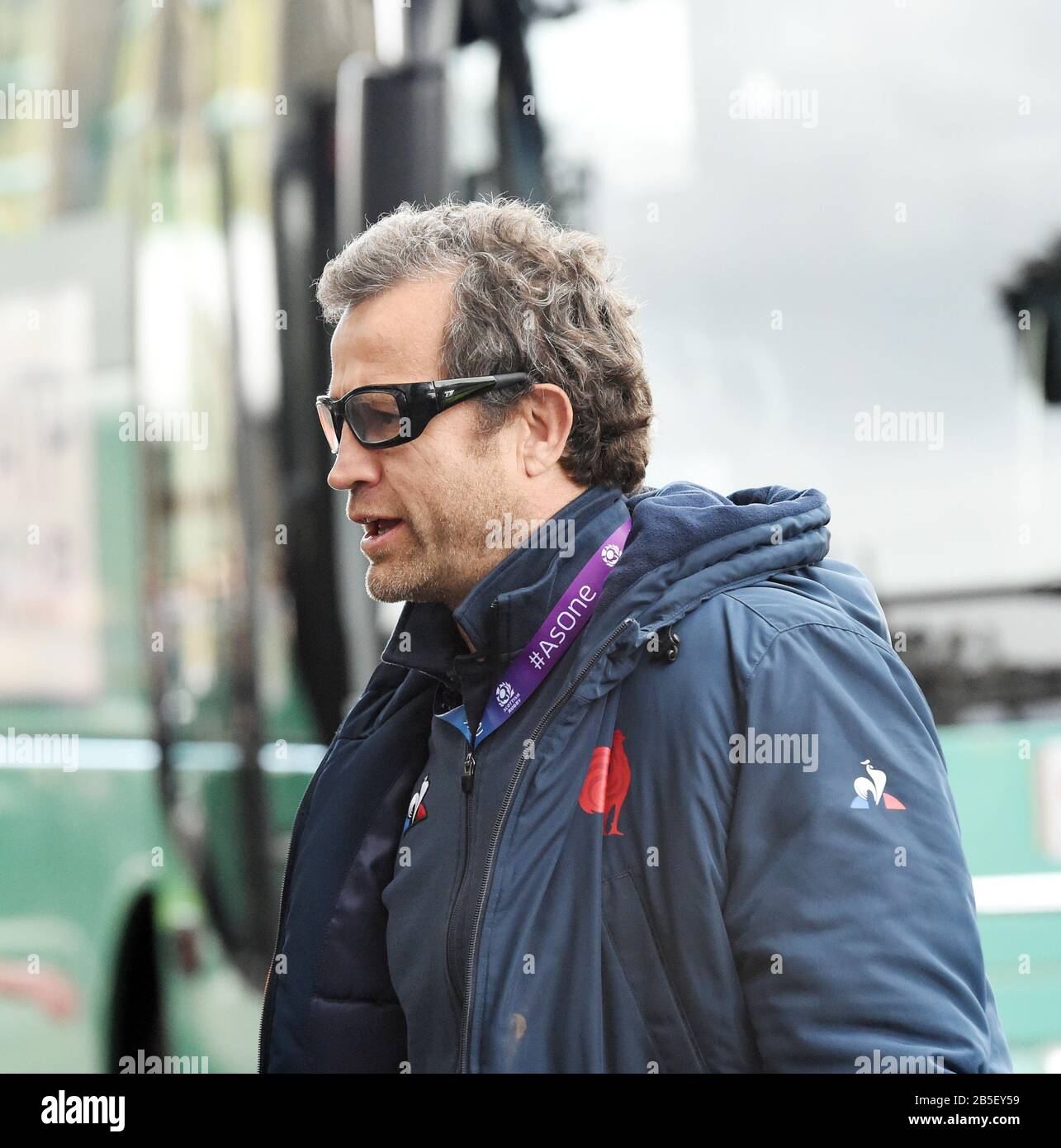 BT Murrayfield Stadium.Edinburgh.Scotland, Großbritannien. März 2020. Guinness Six Nations Test Match Schottland gegen Frankreich. Fabien Galthi französischer Rugby-Union-Cheftrainer und ehemaliger Spieler kommt bei Murrayfield an. Kredit: Eric mccowat/Alamy Live News Stockfoto