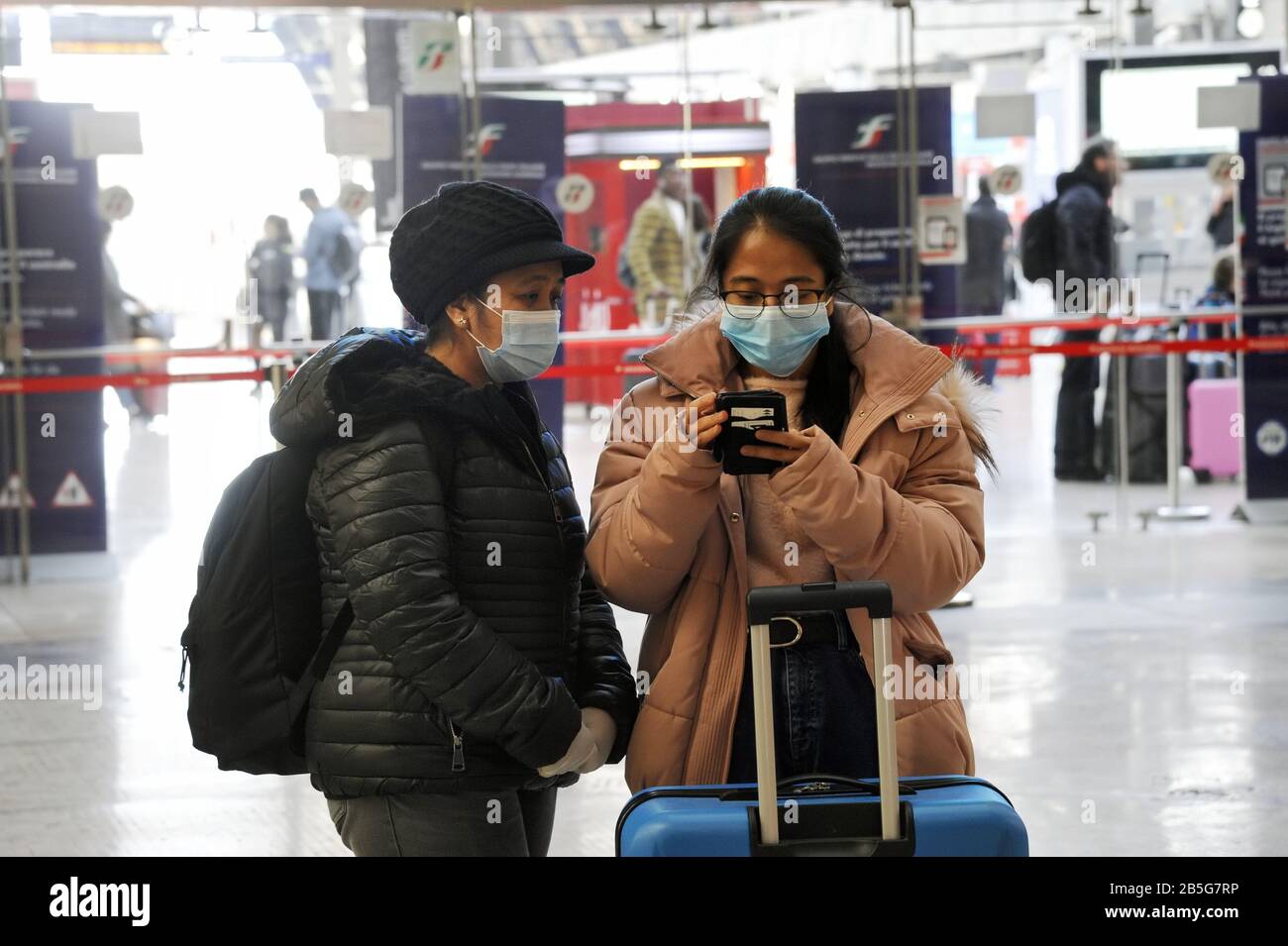 Mailand, 8. März 2020, Mailand Hauptbahnhof halb verlassen nach dem Regierungsdekret, der weite Teile Norditaliens isoliert, um die Epidemie von Coronavirus 19 zu stoppen Stockfoto