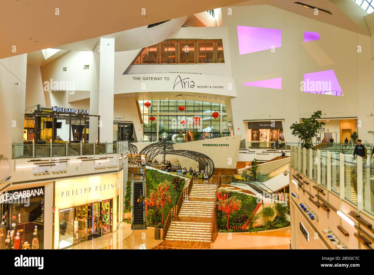 Las VEGAS, NV, USA - FEBRUAR 2019: Schritte bis zum Eingang des Aria Hotels in den Geschäften des Crystal Mall in Las Vegas. Stockfoto