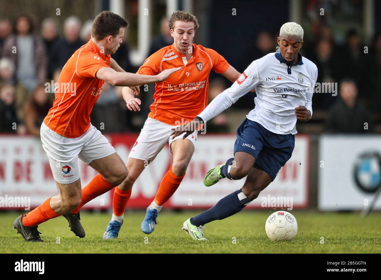 HAARLEM. 08-03-2020. Sportpark Spanjaardslaan. Saison 2019 / 2020. Niederländische Tweede Divisie. SV TEC-Spieler Migiel Zeller (L), SV TEC-Spieler Matthieu van den Assem (M) und Joel Donald of Kon. HFC während des Spiels Kon. HFC - TEC (1-1) Stockfoto