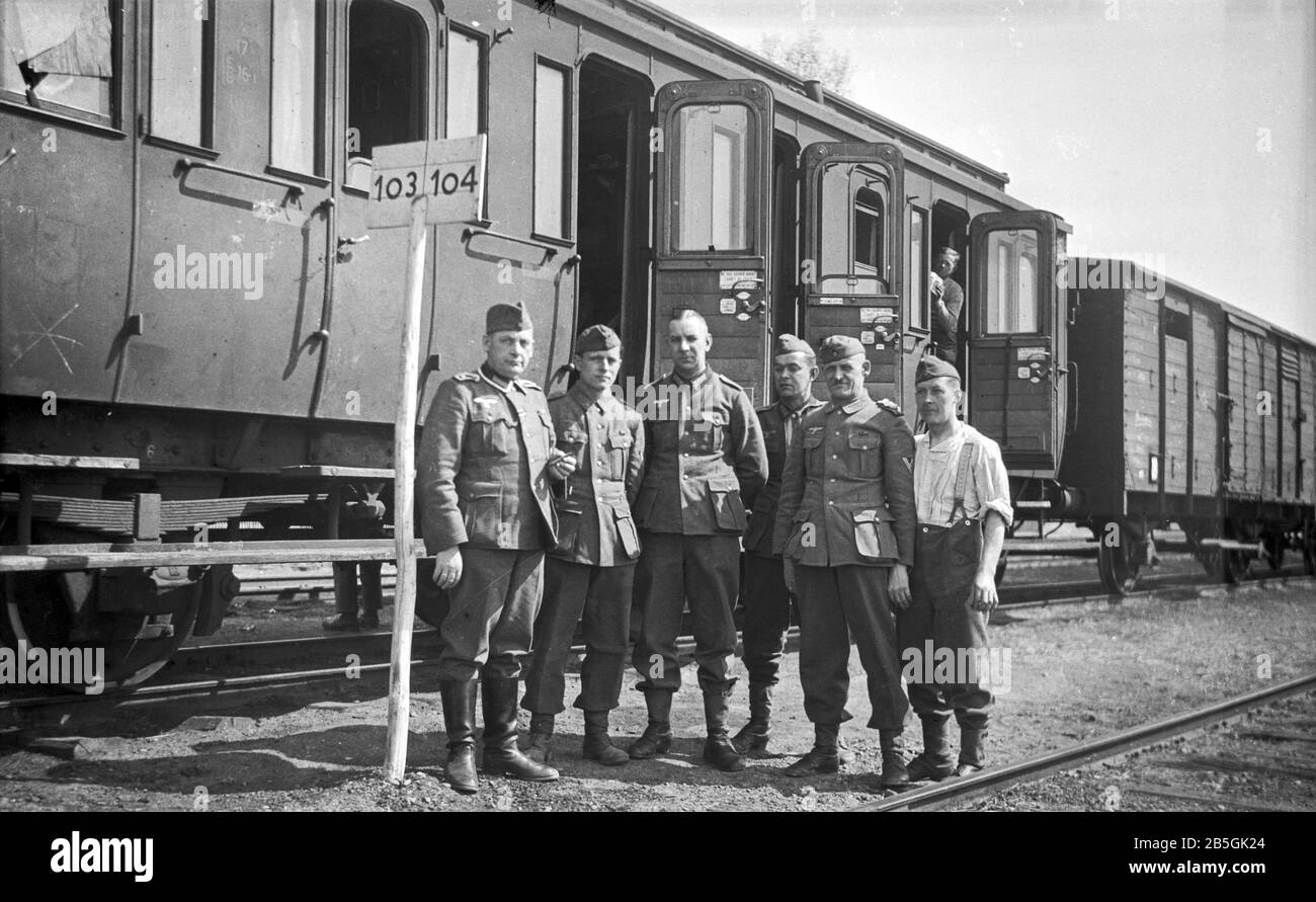 Wehrmachts-Heer Deutsche R Eichtsbahn Truppentransporte / Deutsche Armee Deutsche Bahn Truppentransporte Stockfoto