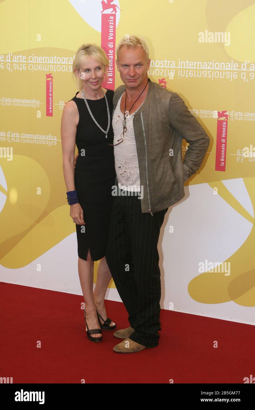 Venedig, 03/09/2006. 63. Venedig Film Festival. Trudie Styler und Sting nehmen an der Fotocall für den Film "A Guide to Erkenne deine Heiligen"-Regieführung Stockfoto