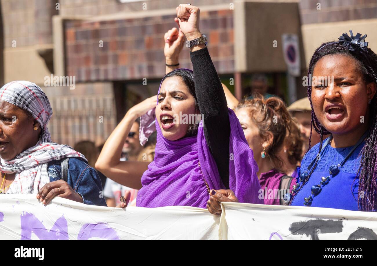 Las Palmas, Gran Canaria, Kanarische Inseln, Spanien. März 2020. Tausende kommen für den Internationalen Frauentag in Las Palmas, der Hauptstadt Gran Canarias, heraus. Kredit: Alan Dawson/Alamy Live News Stockfoto