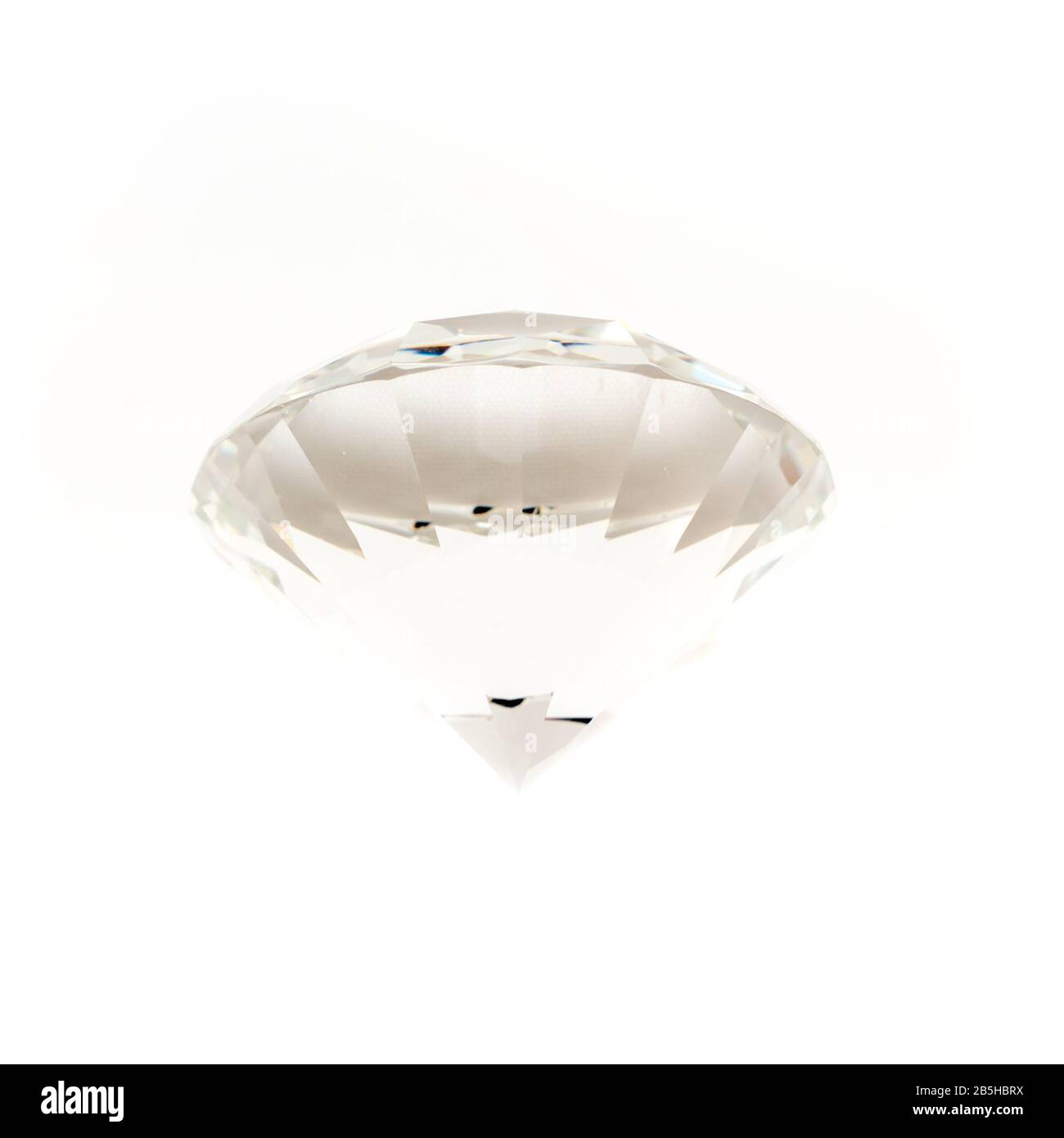 Klares, rautenförmiges Luxuszubehör, isoliert auf weißem Hintergrund Stockfoto