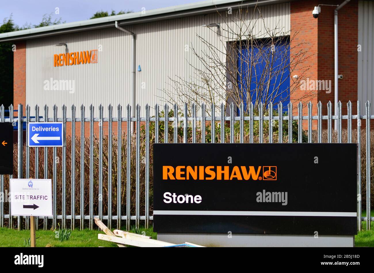 Stone/Großbritannien - 8. März 2020: Renishaw Firmenlogo im Opal Business Park in Stone, Staffordshire. Stockfoto