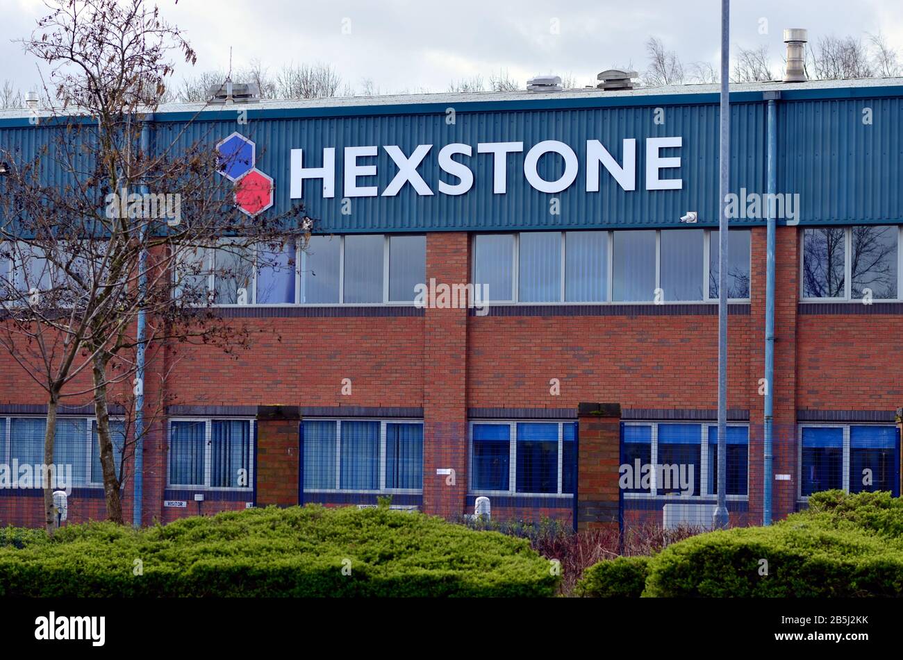 Stone/Großbritannien - 8. März 2020: Firmenlogo von HEXSTONE im Opal Business Park in Stone, Staffordshire. Stockfoto