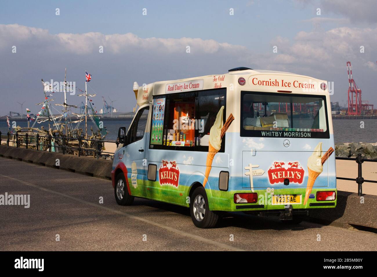 Eiswagen in der britischen Küstenstadt New Brighton am Ufer des Flusses Mersey Stockfoto