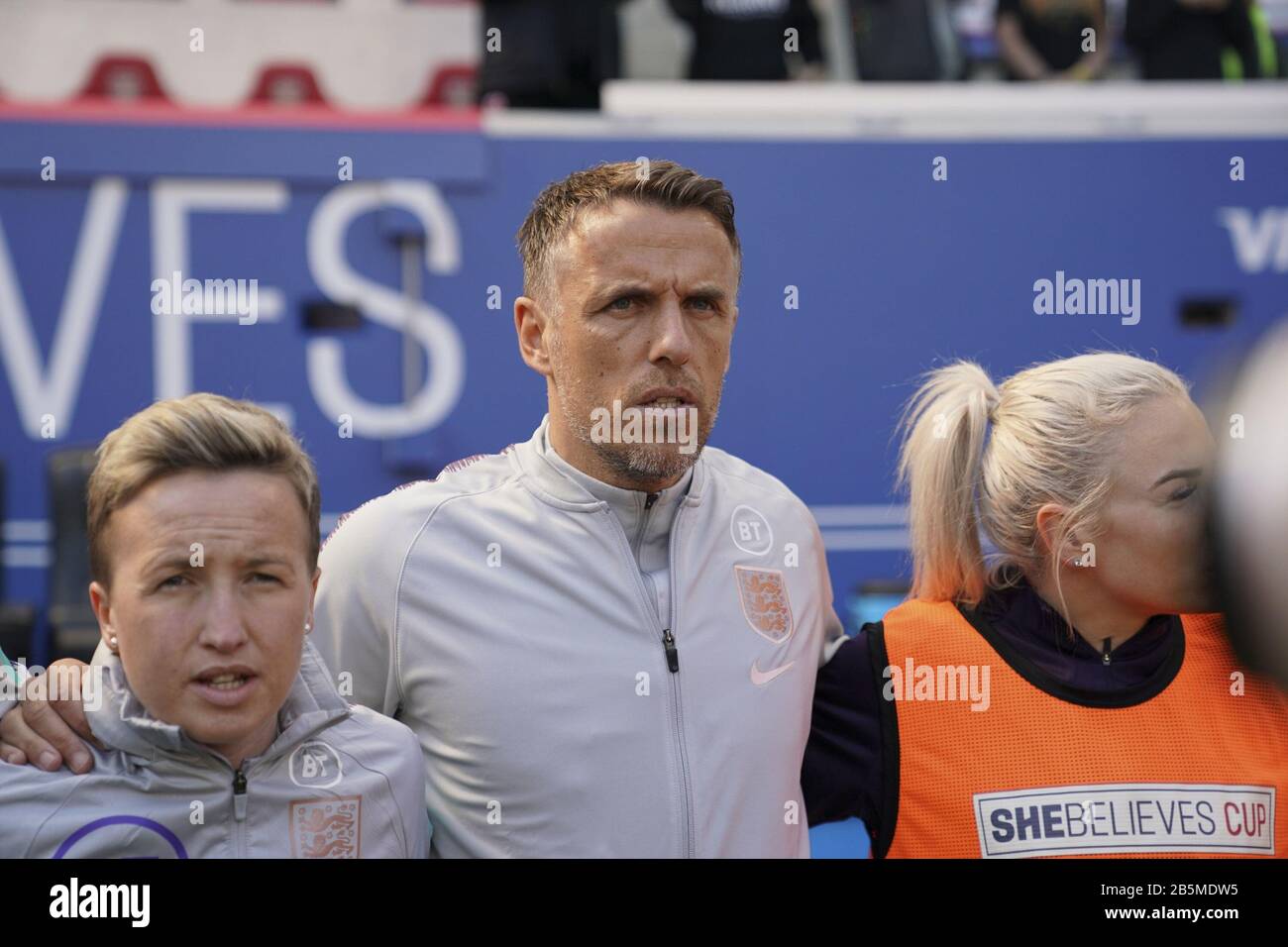 Harrison, Vereinigte Staaten Von Amerika. März 2020. HARRISON. USA. März 08: England-Manager Philip Neville vor dem SheBelieves Cup Women's International Freundschaftsspiel der USA Frauen gegen Spanien Frauen in der Red Bull Arena in Harrison, NJ, USA. ***keine kommerzielle Nutzung*** (Foto von Daniela Porcelli/SPP) Credit: SPP Sport Press Photo. /Alamy Live News Stockfoto