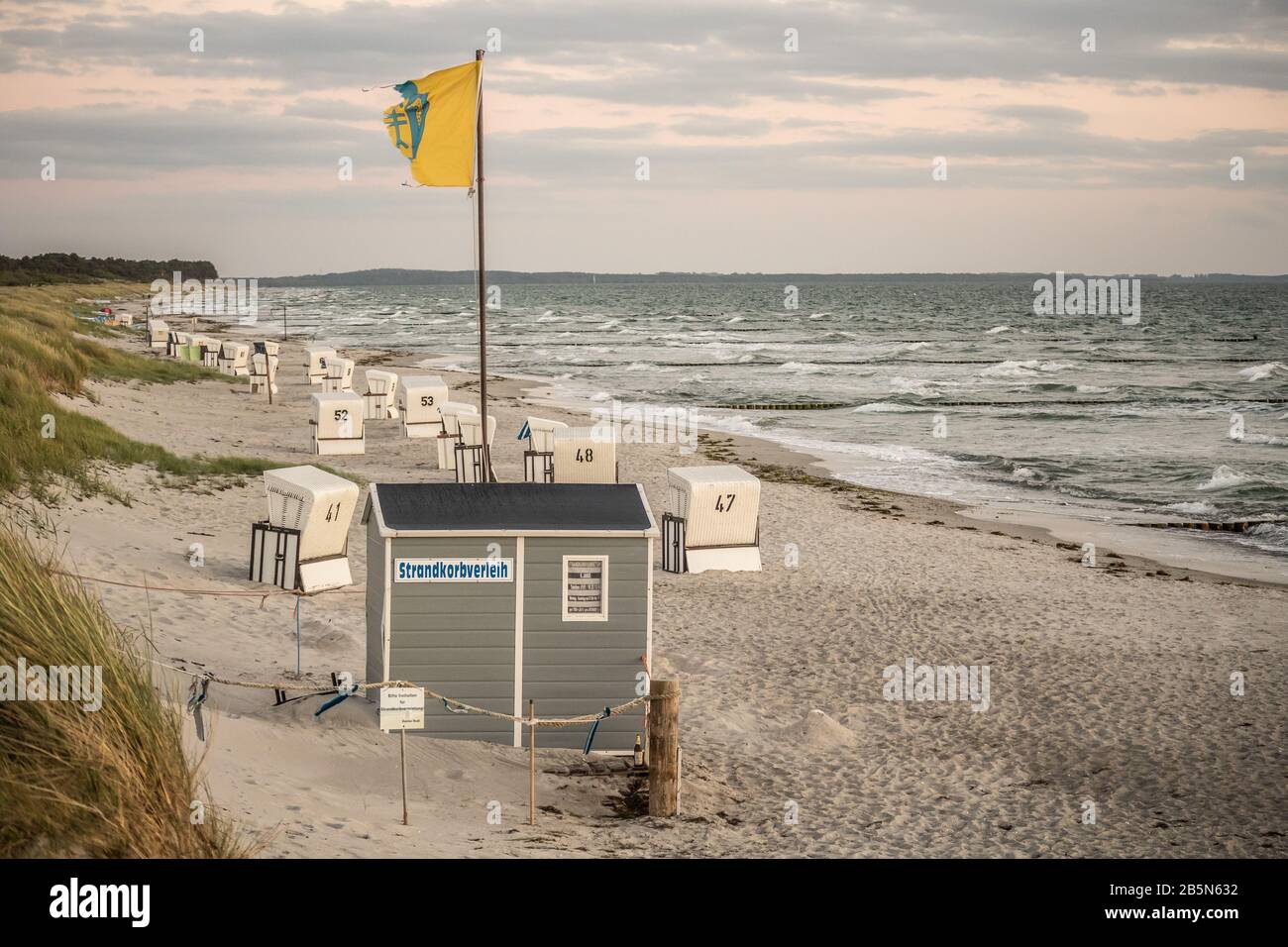 Hiddensee, Deutschland, 06-20-2017 Mittsommernacht am Strand Stockfoto