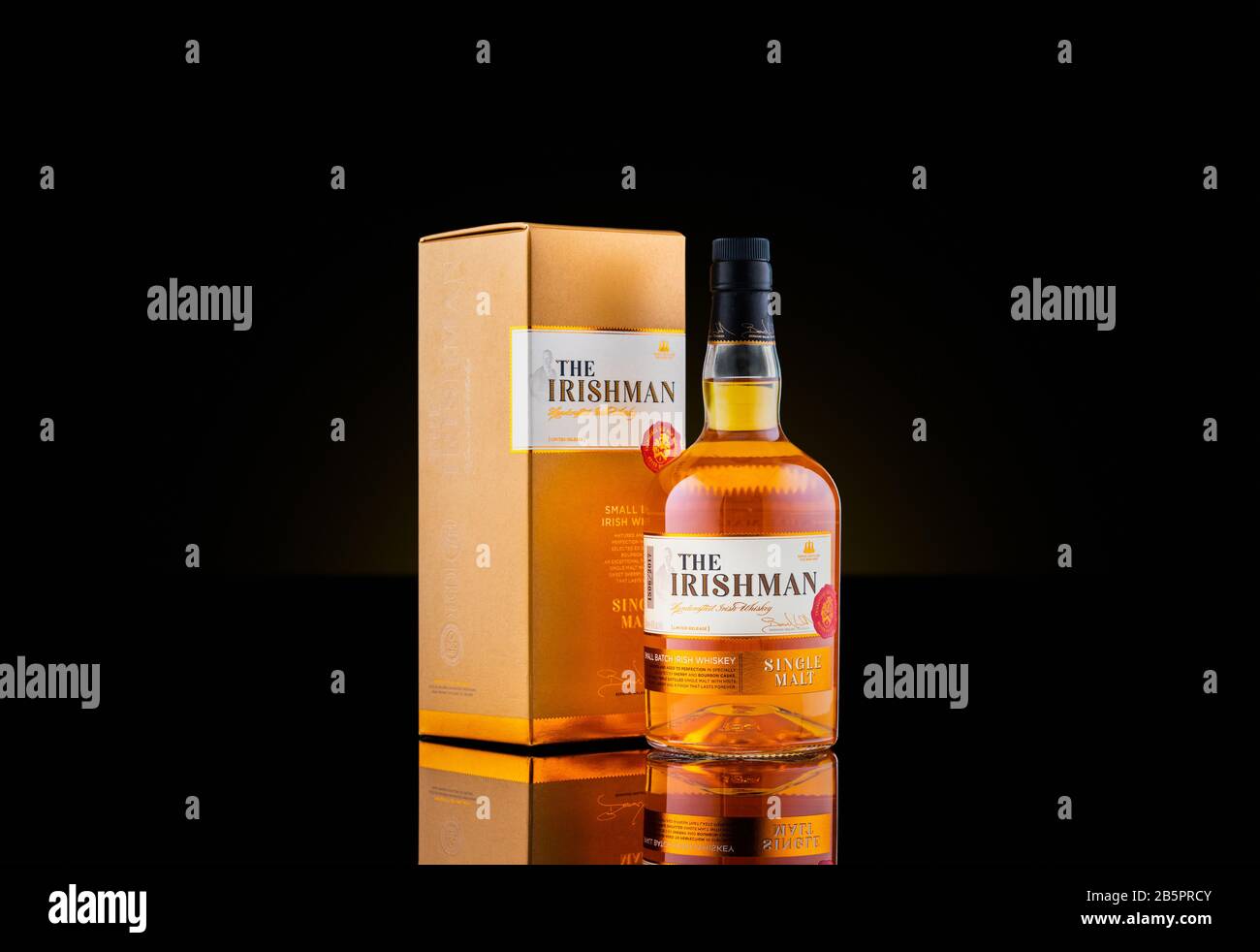 Flasche und Schachtel Des Irishman Single Malt Whiskeys. Stockfoto