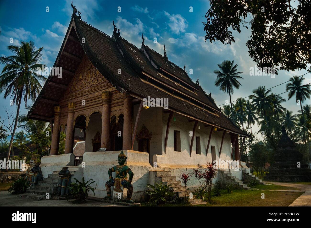 Wat Wisunarat (Wat Visoun) ist Luang Prabang der älteste Tempel - ursprünglich im Jahre 1513 erbaut. In der Altstadt, Laos entfernt. Stockfoto