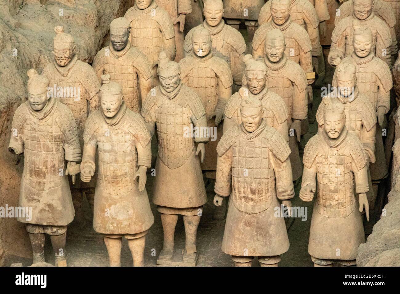 Statuen der Terrakotta-Armee, Pit 1, Mausoleum des Ersten Qin-Imperators Qin Shi Huang, Lintong District, Xi'an, Shaanxi Provinz, China Stockfoto