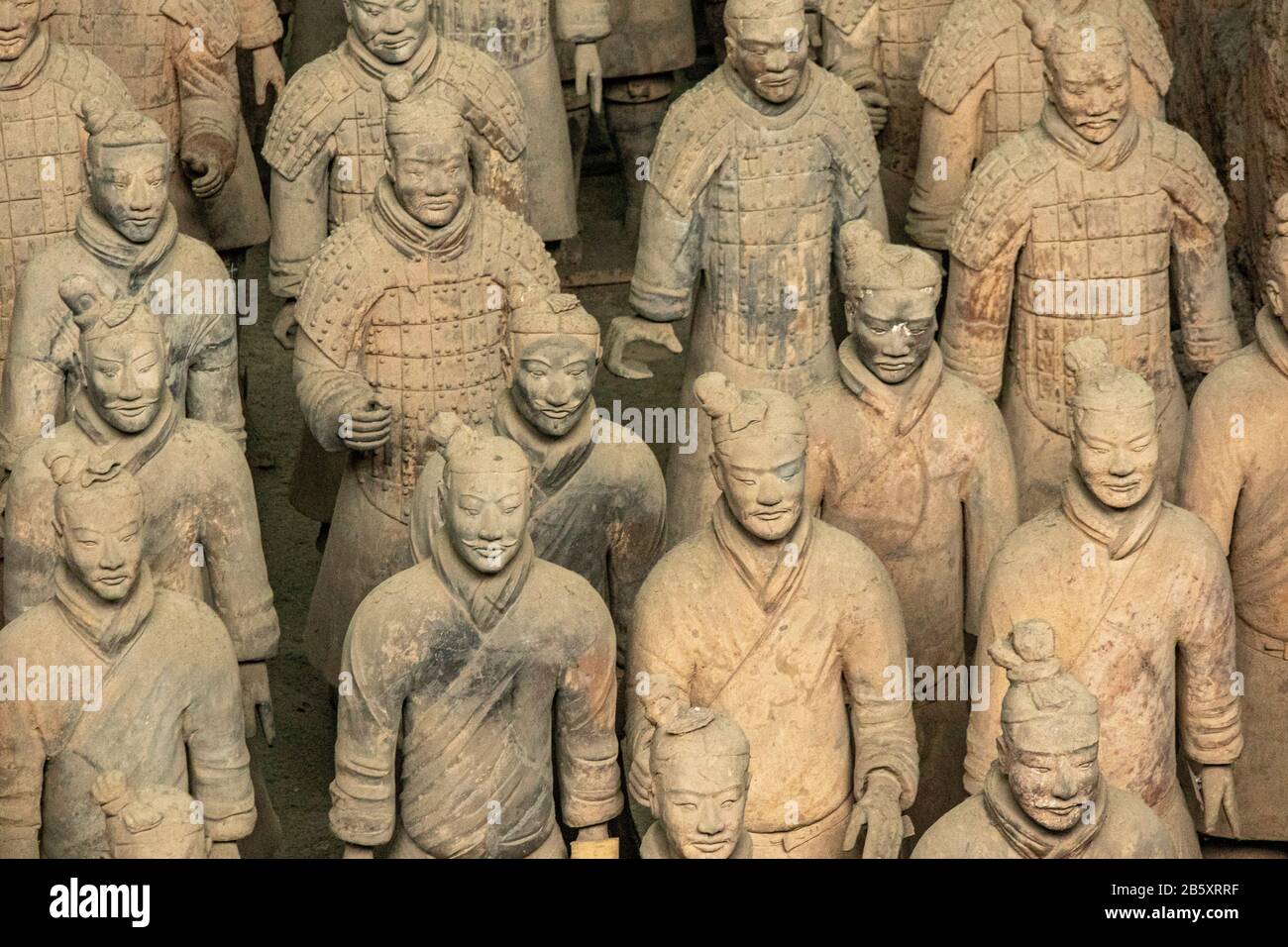Statuen der Terrakotta-Armee, Pit 1, Mausoleum des Ersten Qin-Imperators Qin Shi Huang, Lintong District, Xi'an, Shaanxi Provinz, China Stockfoto