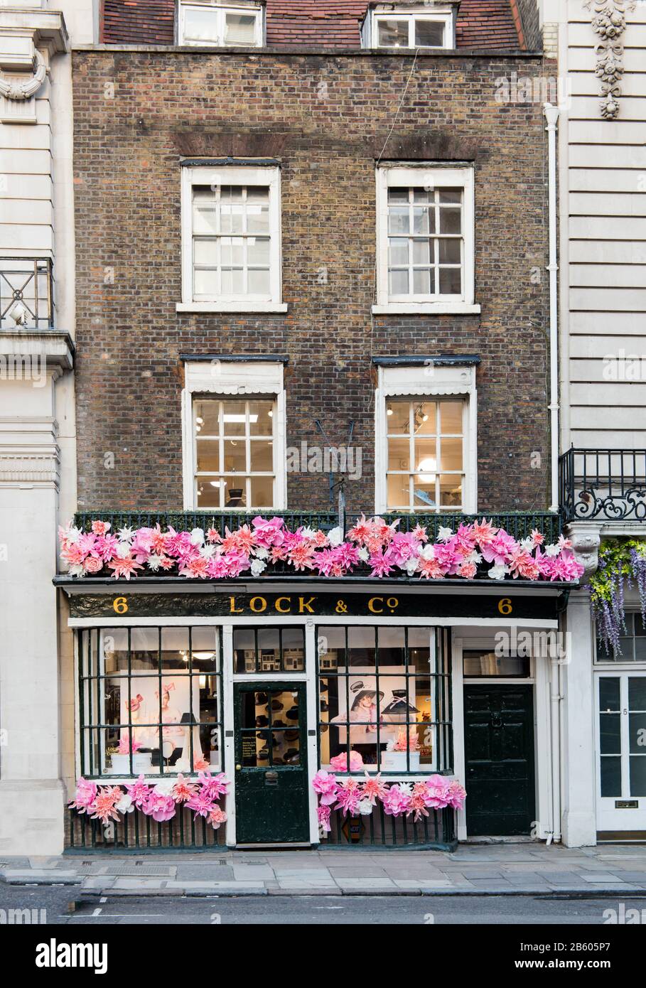 Frontage of James Lock & Co, 6 St James's St, St James, London Stockfoto
