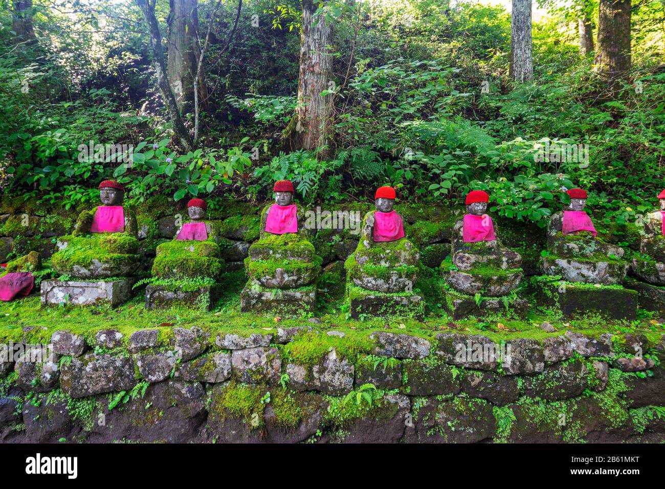 Japan, Honshu, Präfektur Tokigi, Nikko, Unesco-Stätte, Narabi jizo Tempel Schutzstatuen Stockfoto
