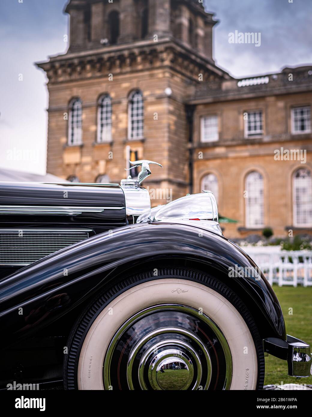 1935 Hispano Suiza K6 Cabriolet, aufgenommen im Salon Prive im Blenheim Palace Sept. 2019 Stockfoto