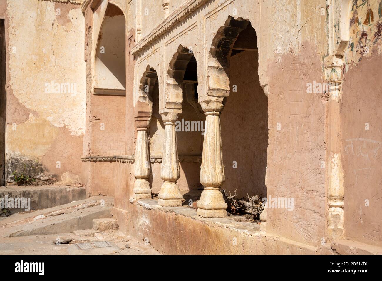 Verlassene Ruinen des Monkey-Tempels oder des Hanuman-Ji-Tempels in Jaipur, Rajasthan, Indien Stockfoto