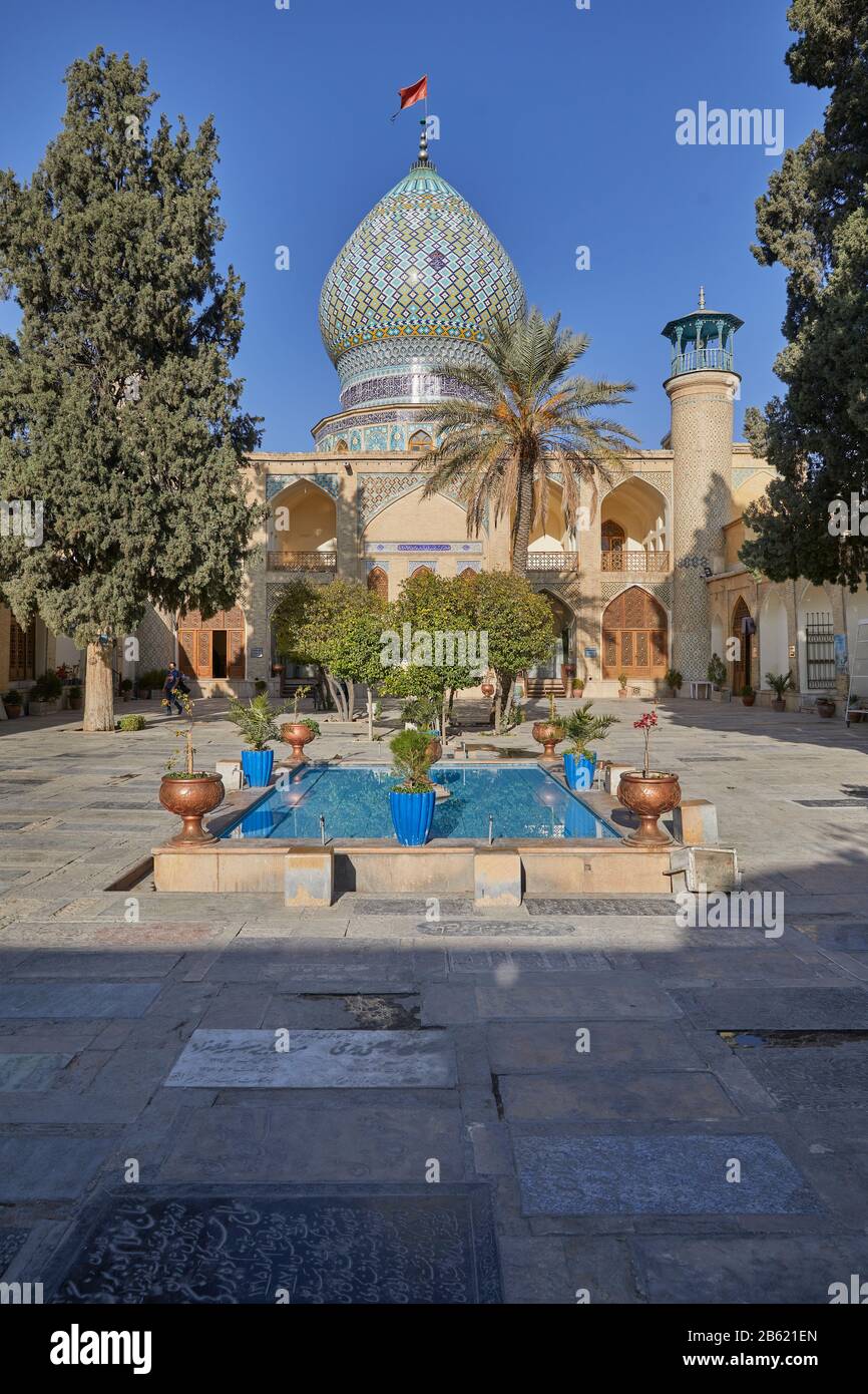 Shiraz, Iran. Dezember 2017. Das Mausoleum des Heiligen Ali ebn-e Hamzeh in der iranischen Stadt Shiraz, aufgenommen am 02.12.2017. Weltweite Nutzung Credit: Dpa / Alamy Live News Stockfoto