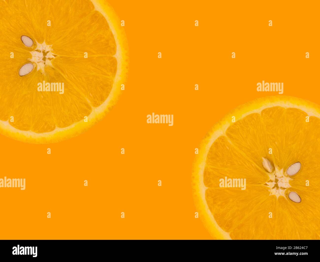 Orangefarbene Schichten isoliert auf orangefarbenem Hintergrund. Kopierbereich. Stockfoto