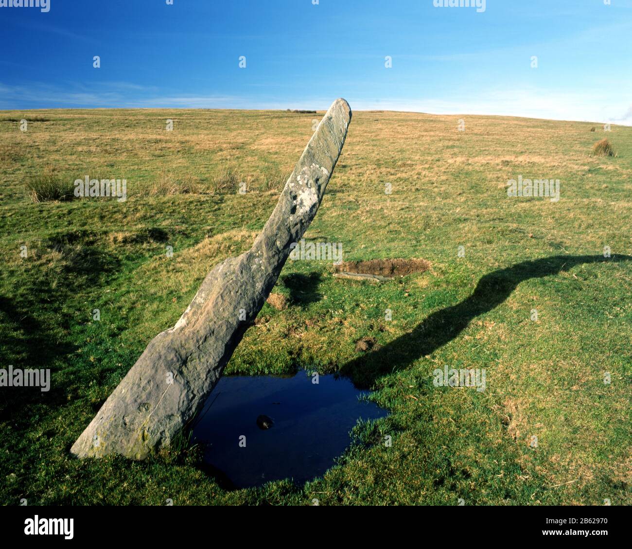 Gelligaer Standing Stone, Frühchristliches Denkmal, Gelligaer Common, South Wales Valleys. Stockfoto