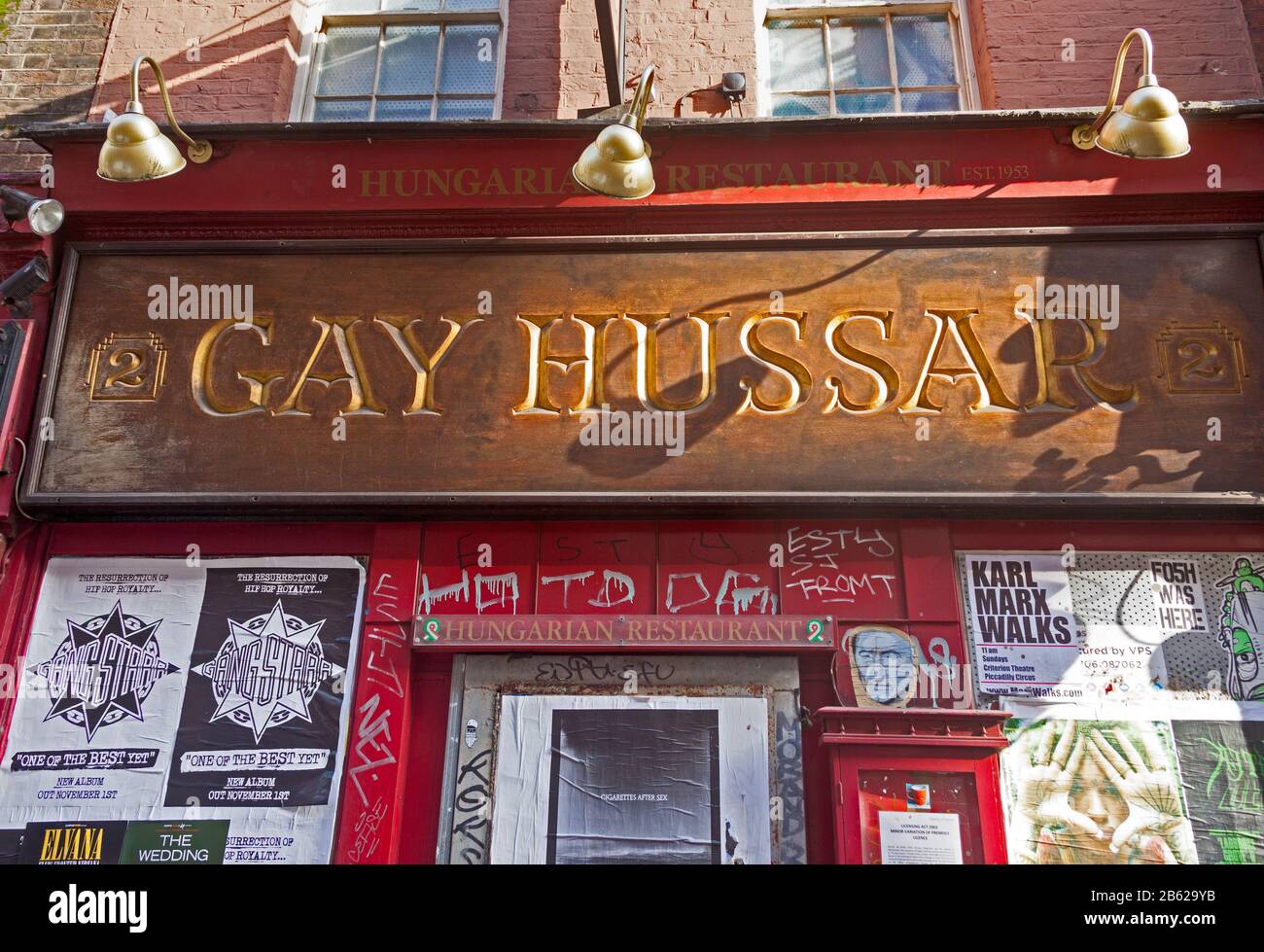 Eines der gefeiertsten Restaurants Londons, der ungarische "Schwule Hussar" in der griechischen Straße von Soho, der 2018 zum letzten Mal seine Pforten schloss. Stockfoto