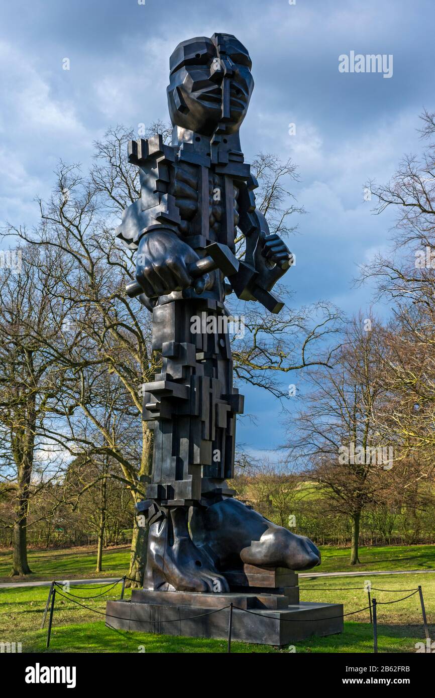 Vulcan, 1999. Eine Skulptur von Eduardo Paolozzi, Yorkshire Sculpture Park, Wakefield, West Yorkshire, England, Großbritannien Stockfoto