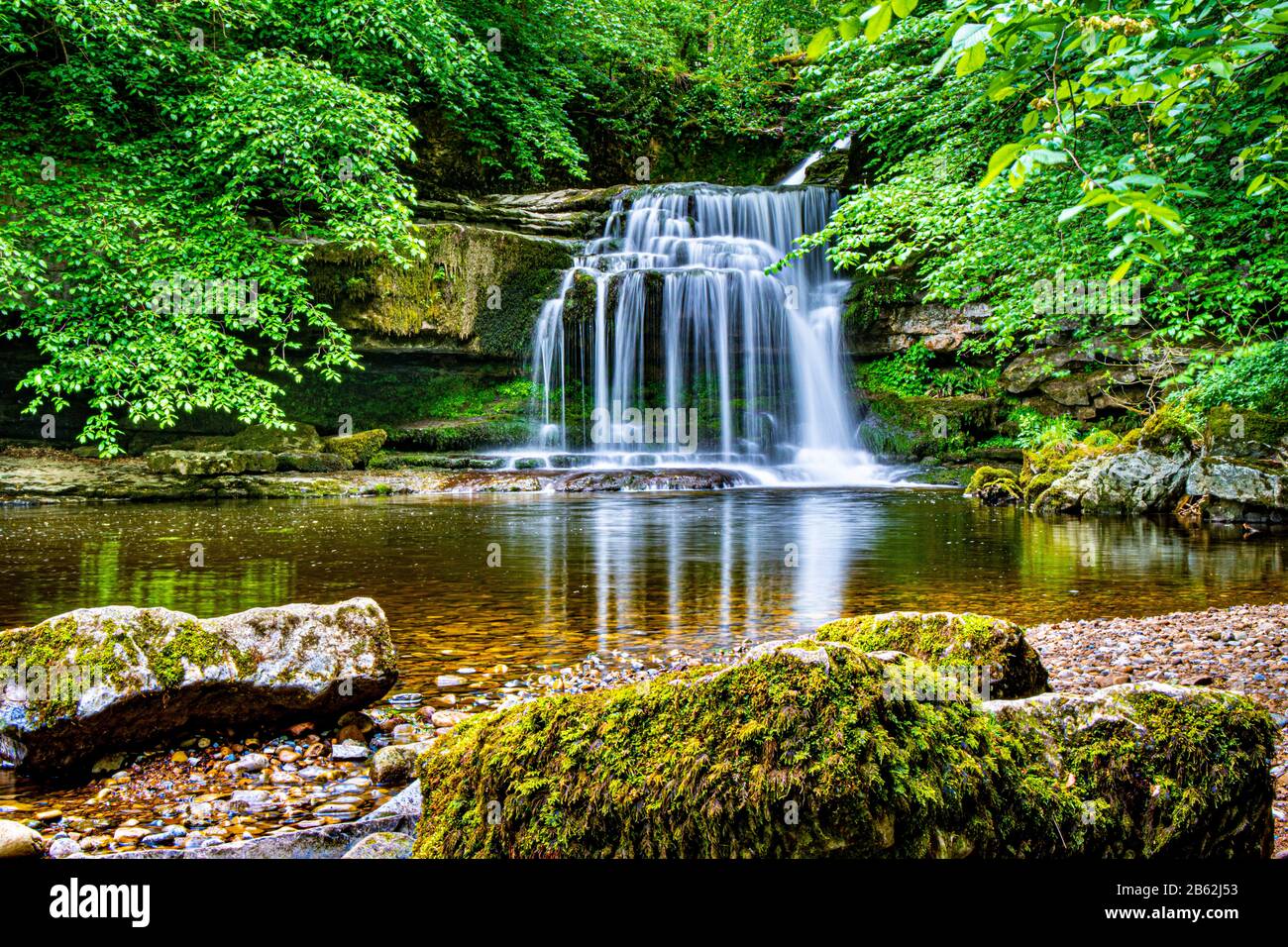 Cauldron Falls (auch bekannt als West Burton Falls), West Burton, Lower Wensleydale, Yorkshire Dales, England, Großbritannien Stockfoto