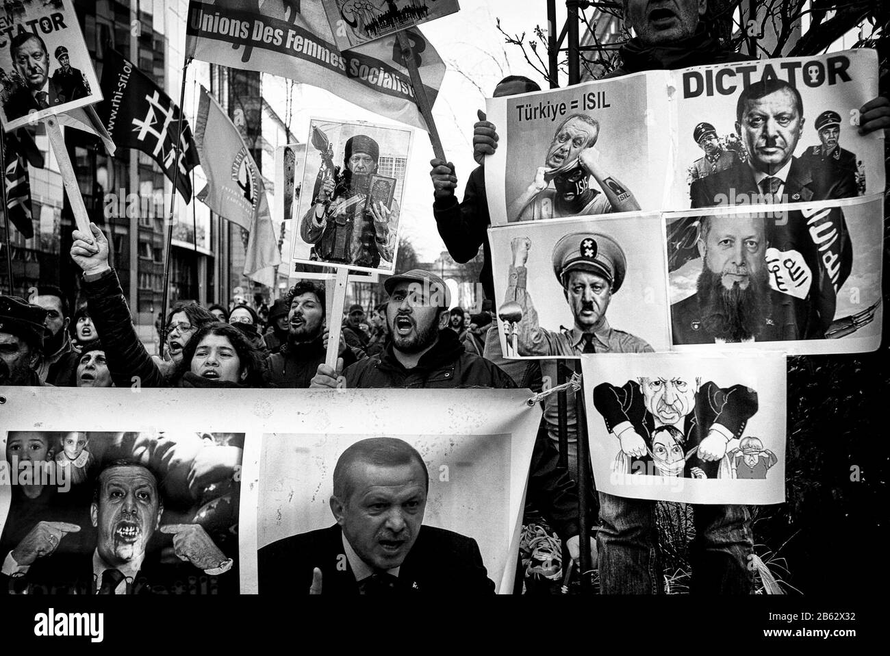 Brüssel, Belgien. März 2020. Kurden halten den Protest in Brüssel, Belgien am 01.09.2020 der türkische Präsident Recep Tayyip Erdogan besucht die Europäische Union, um die Flüchtlingskrise an der griechischen Grenze der Türkei durch Wiktor Dabkowski zu diskutieren. Nutzung der weltweiten Credit: Dpa/Alamy Live News Stockfoto