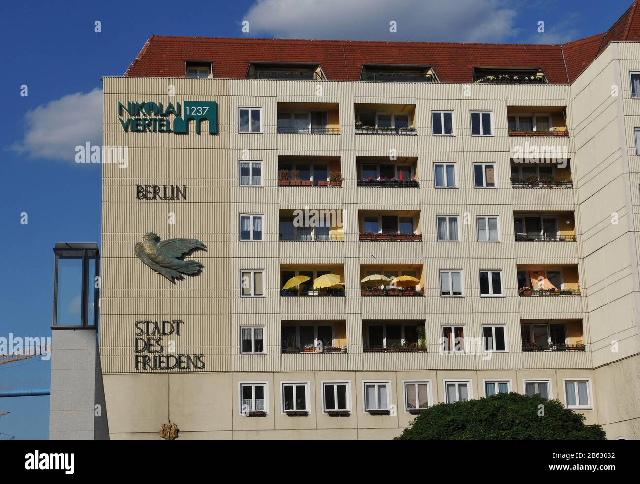 Plattenbau, Spreeufer, Nikolaiviertel, Mitte, Berlin, Deutschland Stockfoto