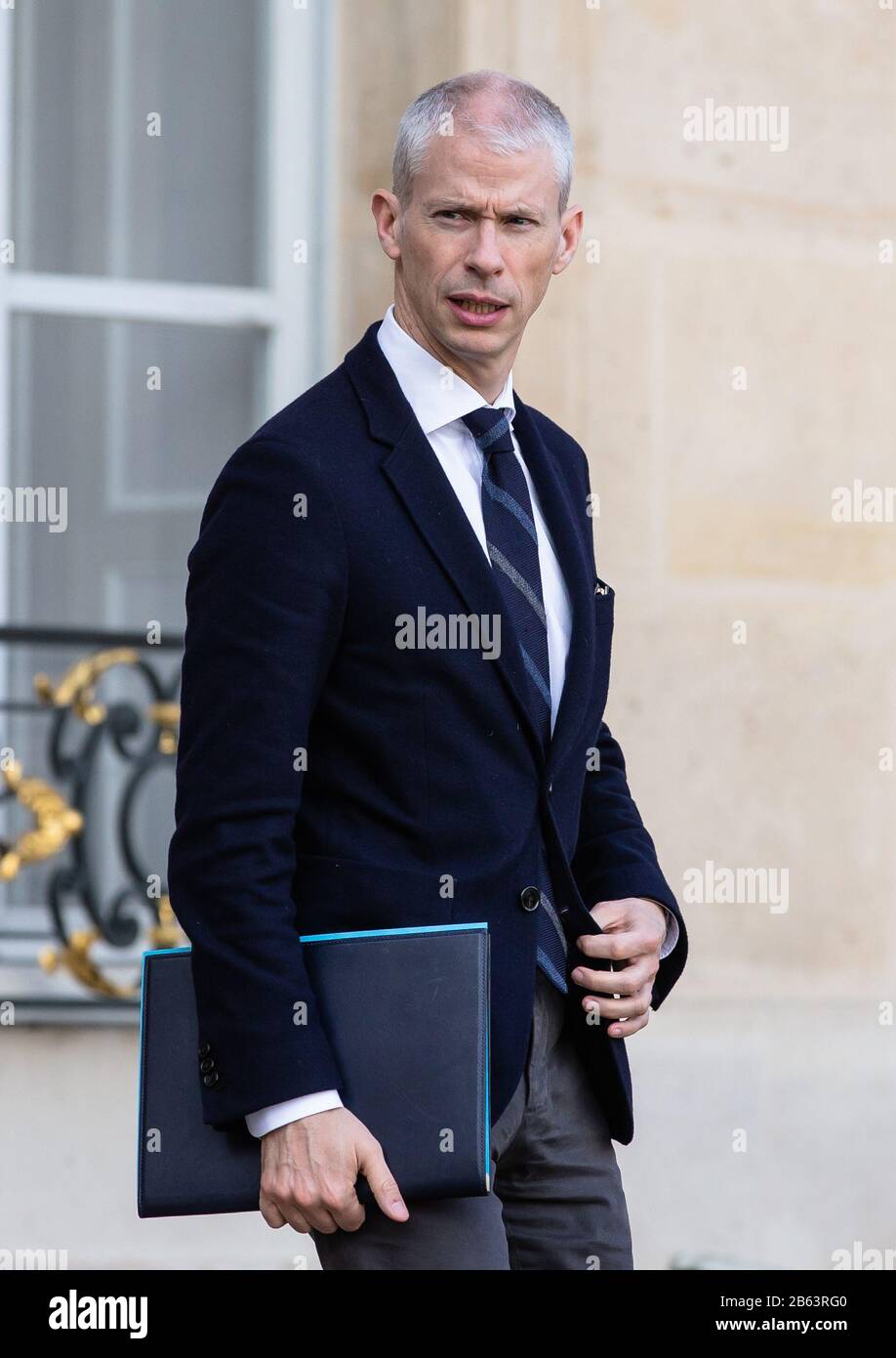 Paris, Franck Riester wurde positiv auf Coronavirus getestet, aber zu Hause in gutem Zustand. März 2020. Dateifoto zeigt, dass der französische Kultusminister Franck Riester nach einer Kabinettssitzung auf der COVID-19 in Paris, Frankreich, am 29. Februar 2020 den Palast Elysee verlässt. Franck Riester wurde positiv auf Coronavirus getestet, aber zu Hause in gutem Zustand, berichtete das BFM-Fernsehen am Abend des 9. März 2020. Kredit: Aurelien Morissard/Xinhua/Alamy Live News Stockfoto