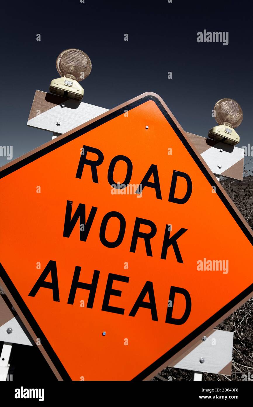 Schild für Straßenarbeiten, Temecula Valley, Südkalifornien, USA Stockfoto
