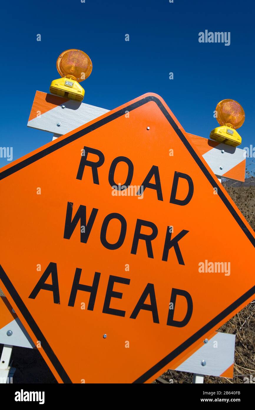 Schild für Straßenarbeiten, Temecula Valley, Südkalifornien, USA Stockfoto