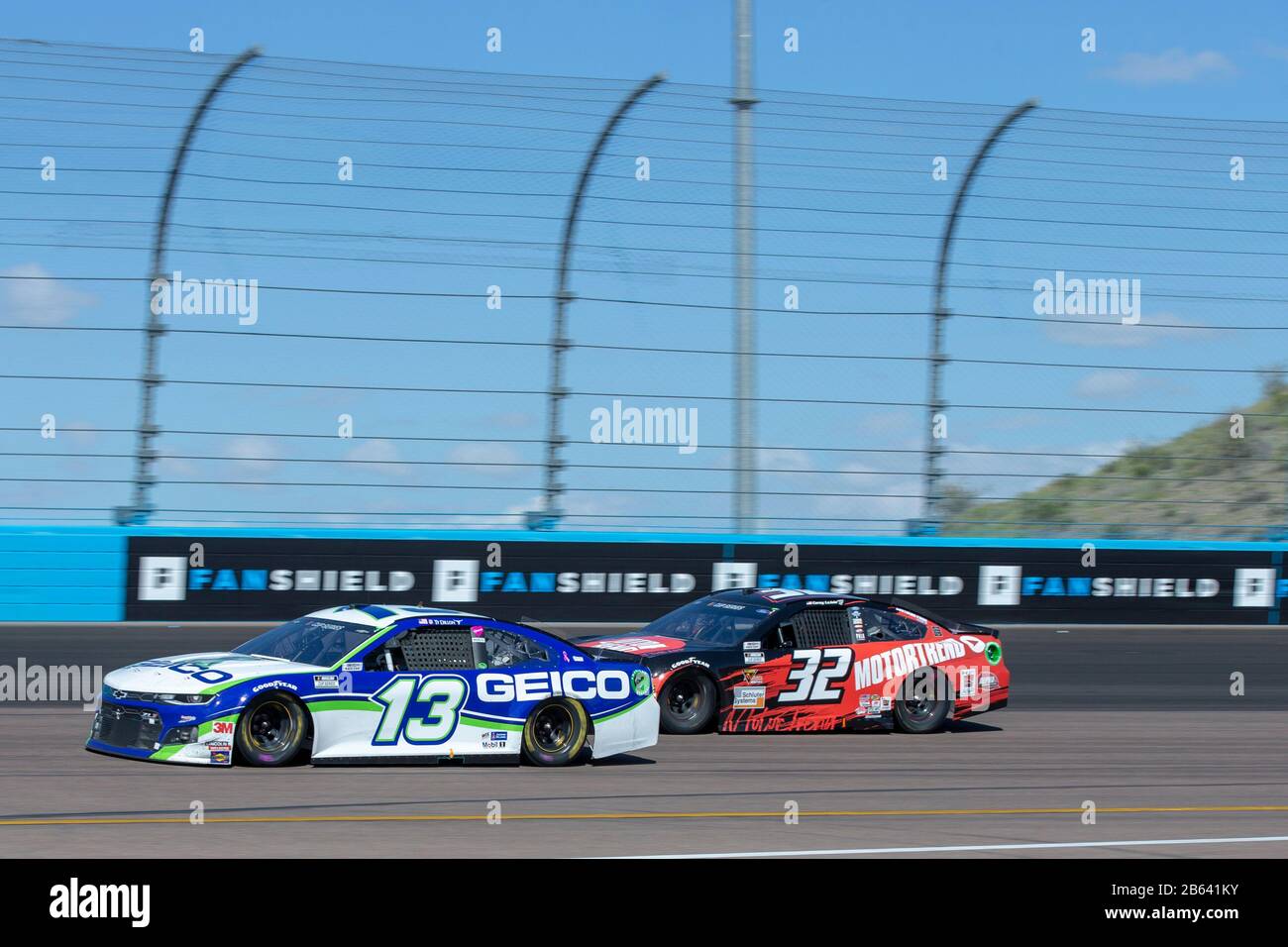 Avondale, Arizona, USA. März 2020. TY Dillon (13) kämpft um Position für den FanShield 500 auf Phoenix Raceway in Avondale, Arizona. (Bild: © Logan Arce/ASP) Stockfoto