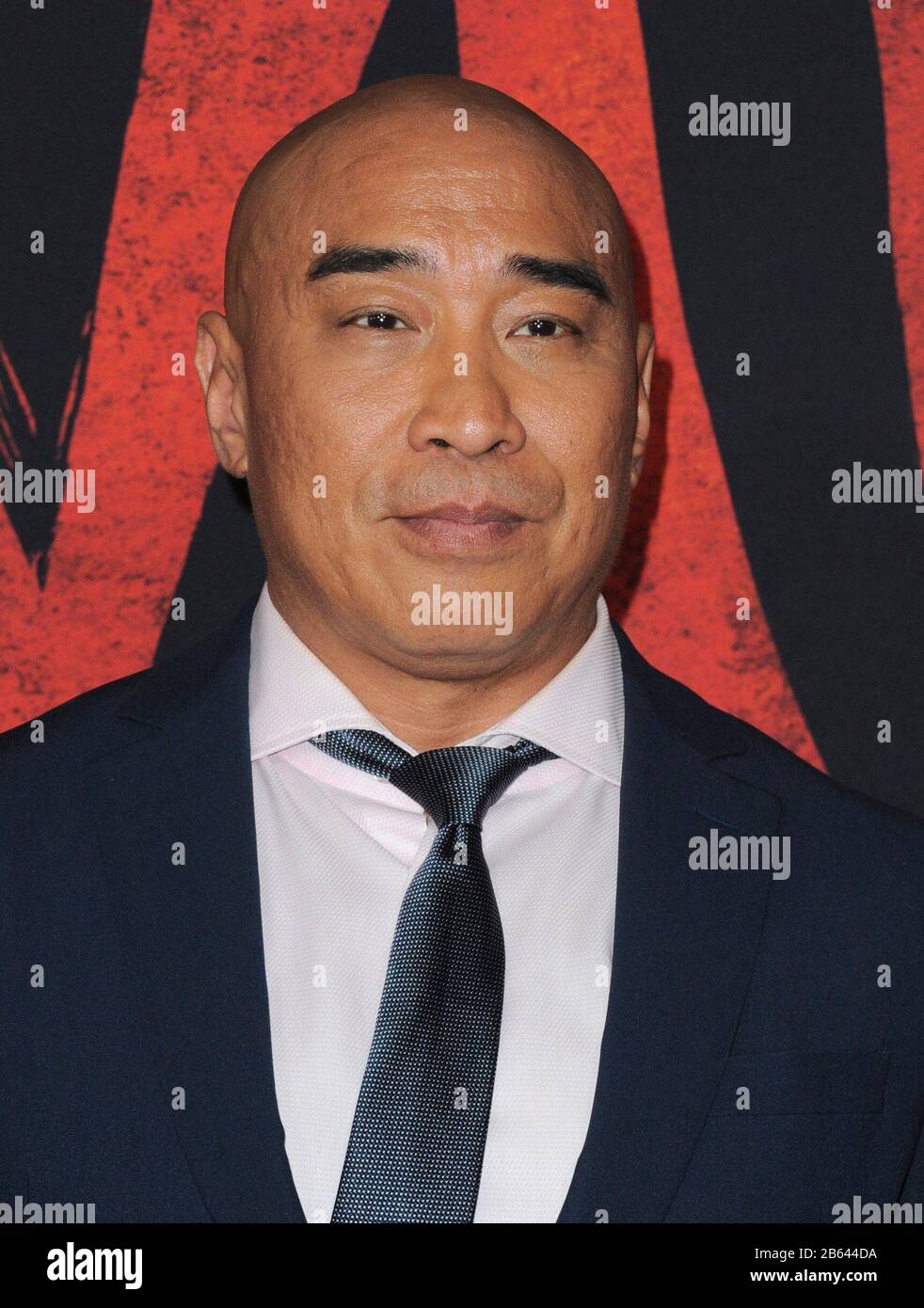 Los Angeles, Kalifornien. März 2020. Ron Yuan bei der Ankunft für MULAN Premiere, El Capitan Theatre, Los Angeles, CA 9. März 2020. Credit: Elizabeth Goodenough/Everett Collection/Alamy Live News Stockfoto