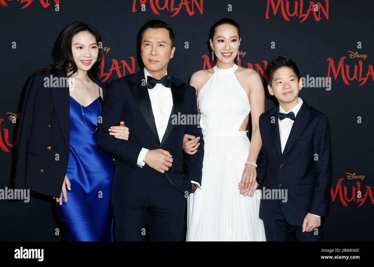 Hollywood, USA. März 2020. Donnie Yen, Donnie Yen Ji-dan, Cissy Wang beim Premiere Von Disneys "Mulan", das am 9. März 2020 im Dolby Theatre in Hollywood, Kalifornien USA stattfand, den roten Teppich gehen (Foto von Parisa Afsahi/Sipa USA) Credit: SIPA USA/Alamy Live News Stockfoto