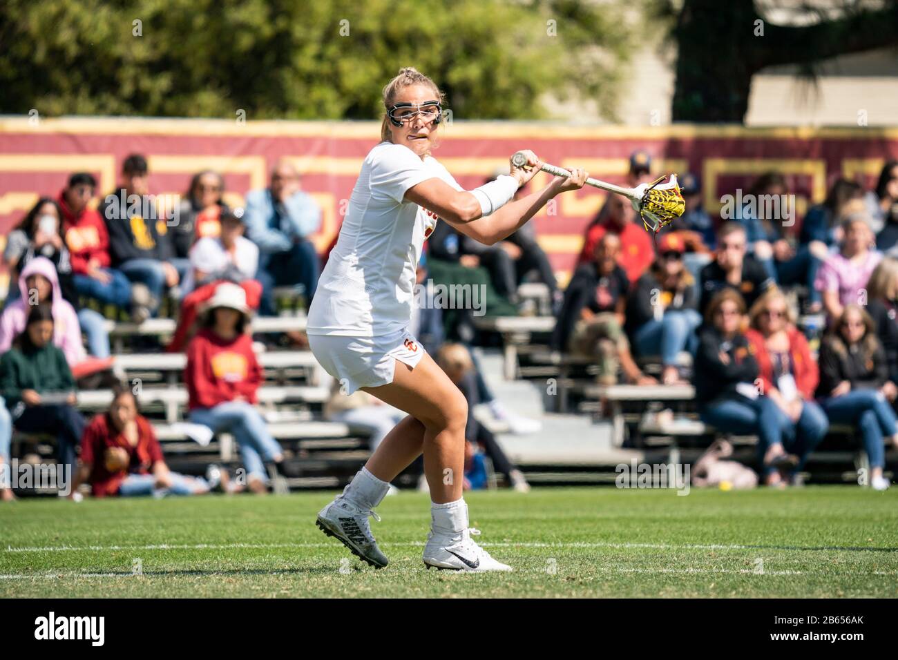 Südkalifornien Frauen des Troy-Angreifers Erin Bakes (3) nimmt während eines NCAA-Lacrosse-Spiels gegen die California Golden Bears, Sonntag, 8. März 2020, in Los Angeles, Kalifornien, USA, eine Freistellung ein. (Foto von IOS/Espa-Images) Stockfoto