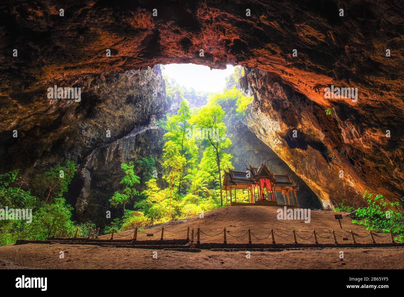 Phraya Nakhon Cave, Höhle in Khao Daeng, Khao Sam Roi Yot Nationalpark, thailand. Stockfoto