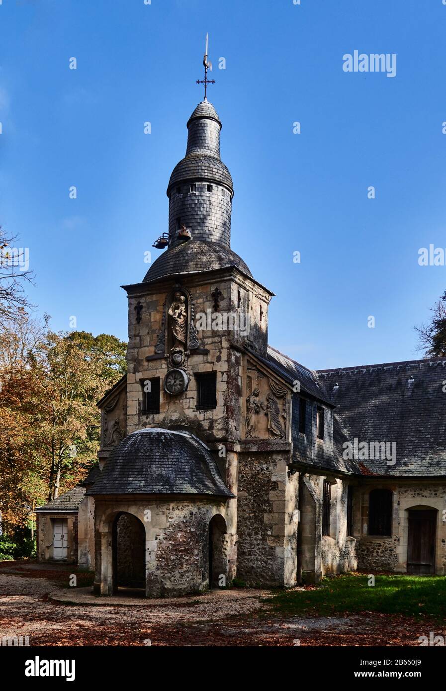 Unsere Marienkapelle der Gnade wurde 1600-1615 von den Bürgern und Seeleuten von Honfleur, Frankreich, Calvados, Basse-Normandie, erbaut und befindet sich in der katholischen Kapelle in Équemauville Stockfoto