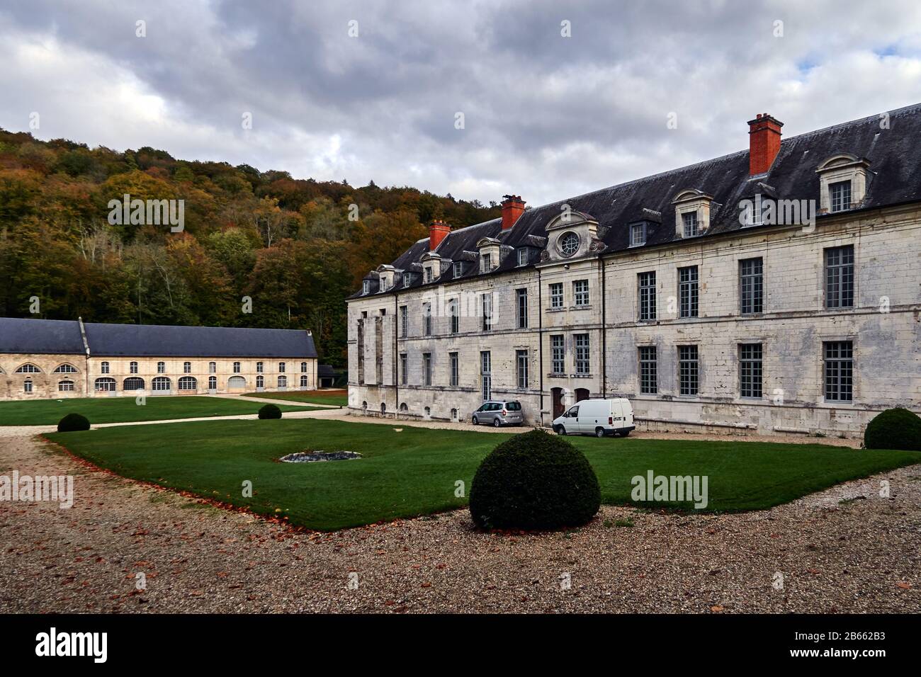 Die Stift Fontenelle oder die Stift St. Wandrille ist ein Kloster der Benediktion in der Gemeinde Saint-Wandrille-Rançon. Sie wurde 649 in der Nähe von Caudebec-en-Caux in Seine-Maritime, Normandie, Frankreich gegründet. Stockfoto