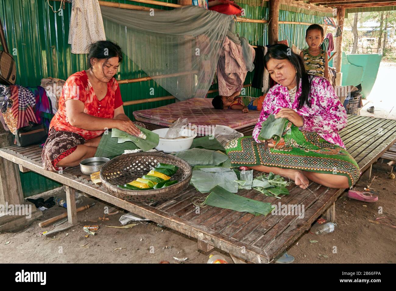 Kambodscha, Siam Reap Traditionelles Dorf Anmong Risei Töpfer, DIE ZUBEREITUNG VON ESSEN IN DER KÜCHE Stockfoto