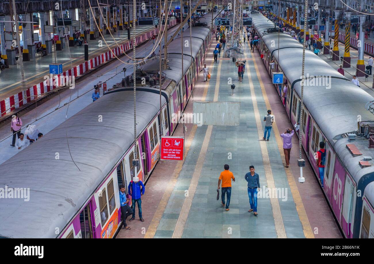 Die Vorstadtbahn in Mumbai Indien Stockfoto