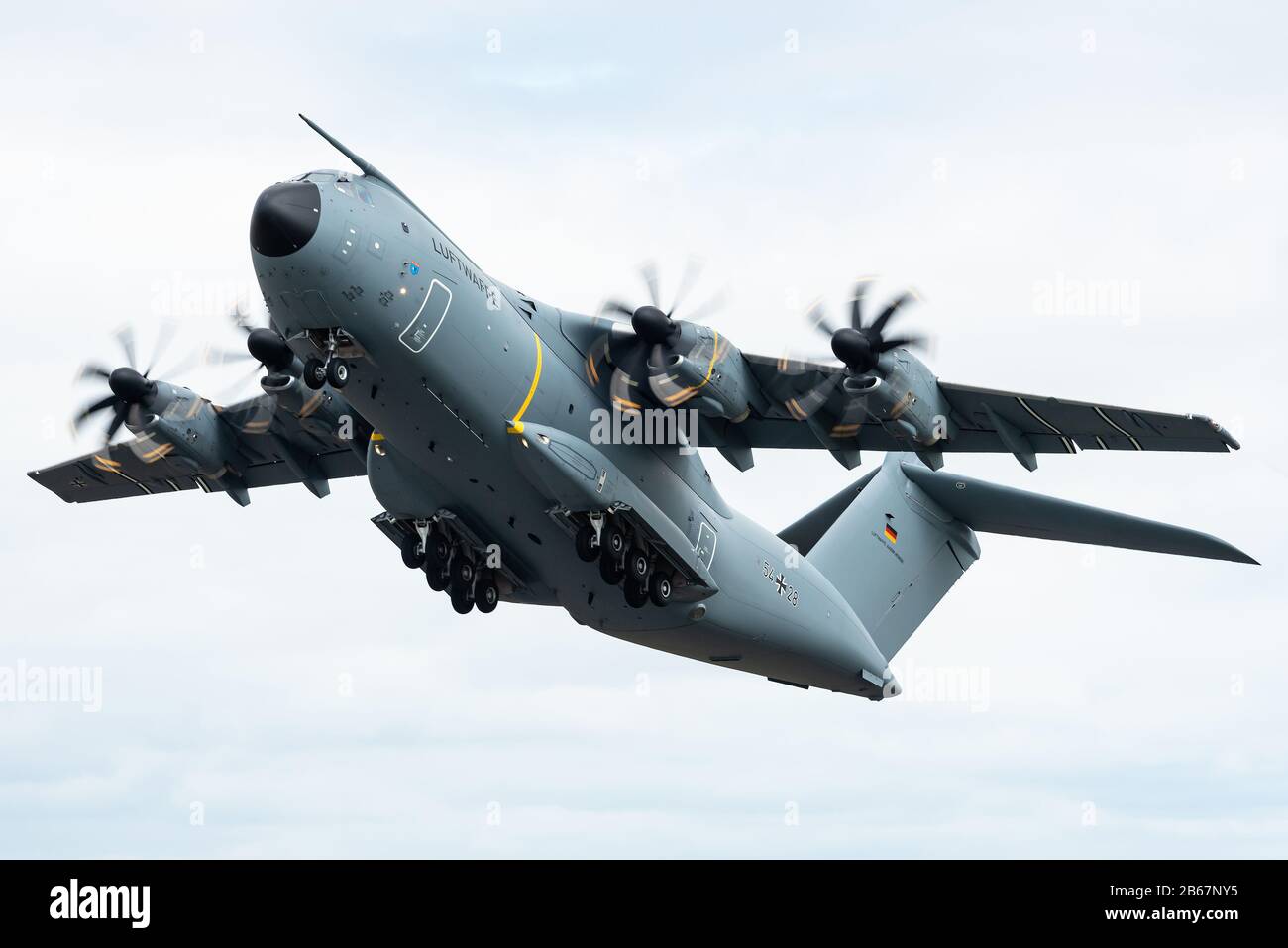 Ein Militärtransportflugzeug des Typs Airbus A400M Atlas der deutschen Luftwaffe. Stockfoto