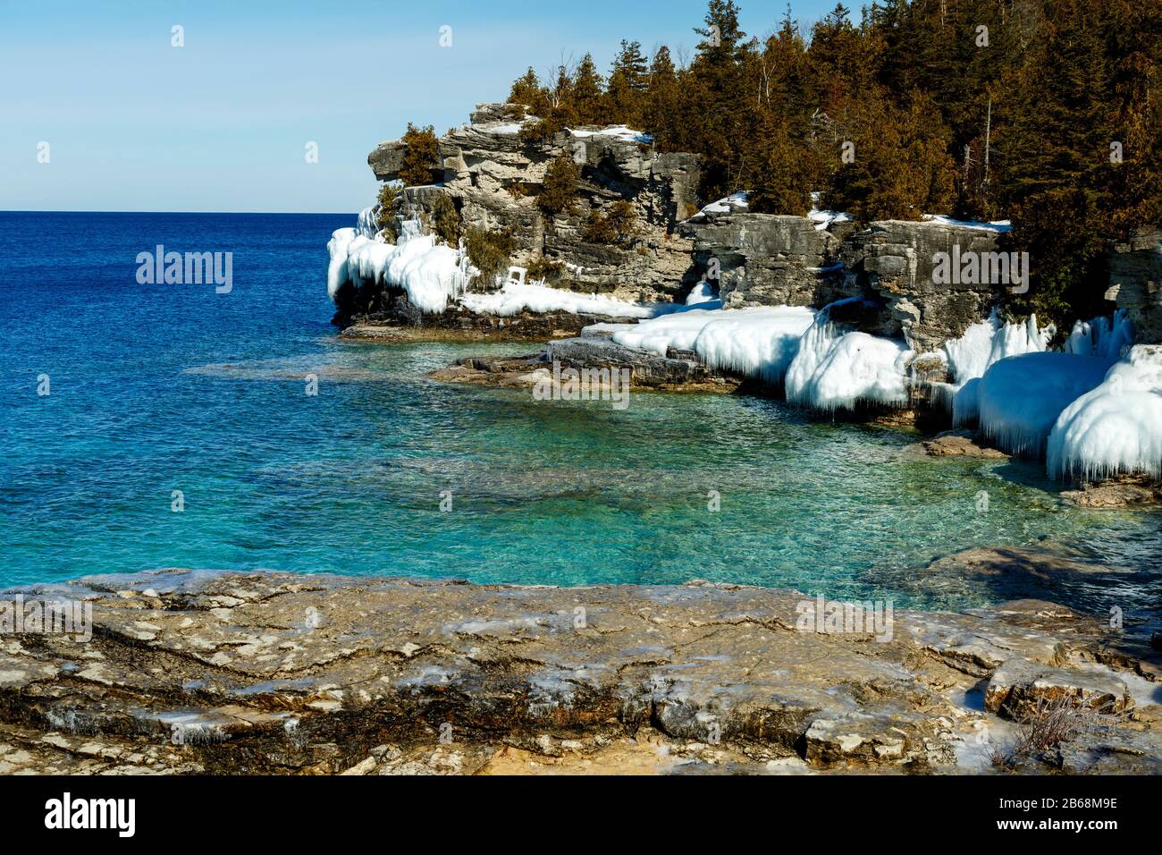 Bruce Peninsula National Park Georgian Bay Tobermory Ontario Kanada. Die Grotte Stockfoto
