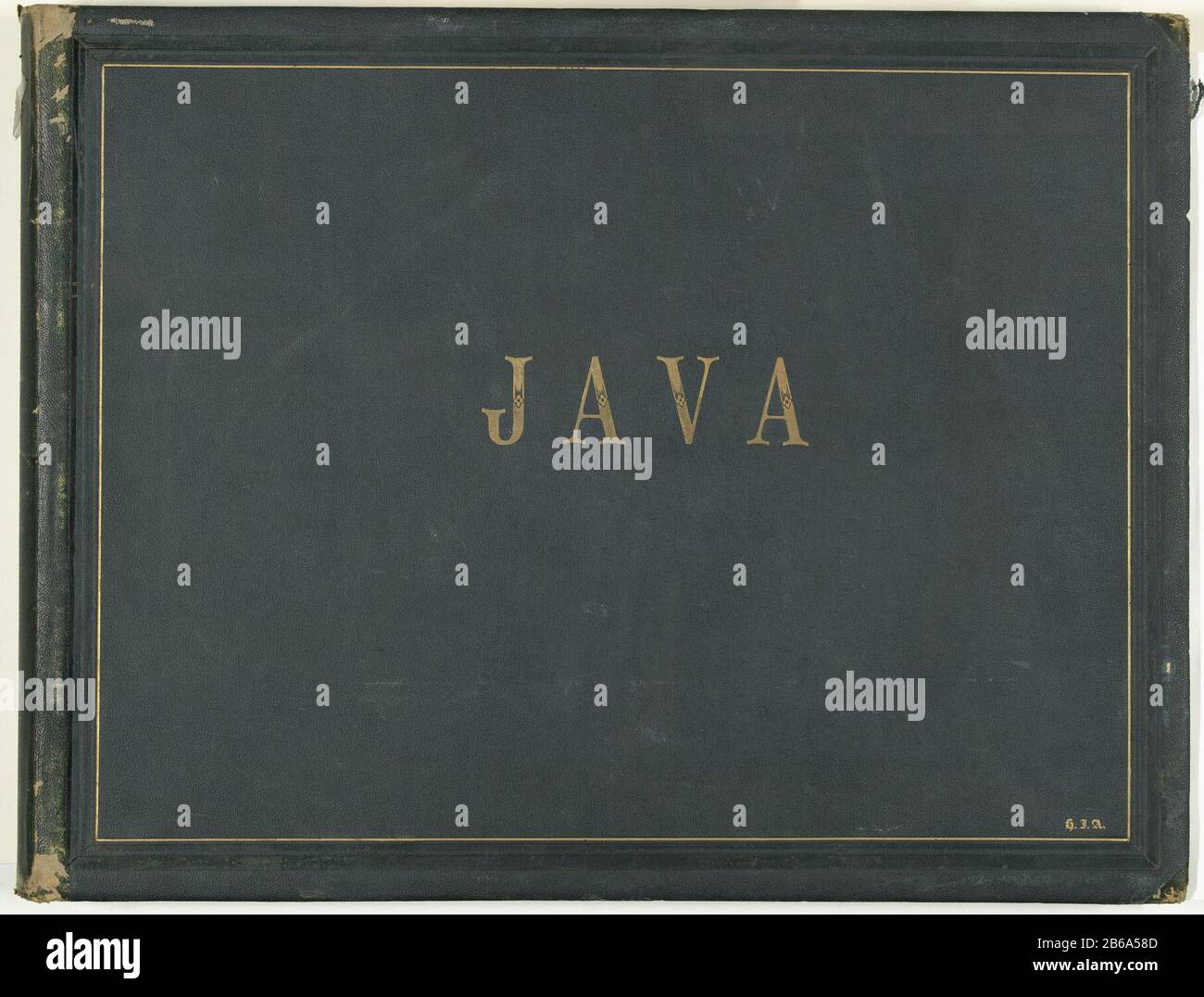 Album II Ankersmit Van Kinsbergen mit Bildern von Monuments Java Java (Titelobjekt) Album Ankersmit II/Van Kinsbergen mit 98 Bildern von Monuments Java . Hersteller : Fotograf: Isidore Kinsbergen Herstellung: Indonesien (möglich) Datum: Ca. 1875 Physische Merkmale: Albumindruckmaterial: Papierkartonpapier Technik: Albumdruckbeschaffung und Stockfoto