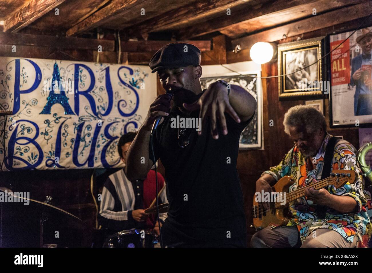 New York City, USA - 2. August 2018: Jazzband, die in einem Auftritt in Paris Blues Harlem in Harlem, New York City, USA spielt Stockfoto